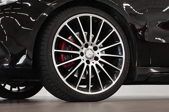 Mercedes-Benz A250 5 of 14