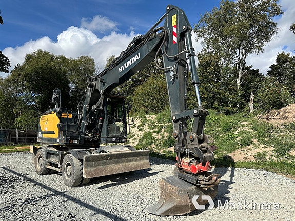 Hjulgrävare Hyundai HW160A med maskinsytrning, kärra & redskap 7 of 27