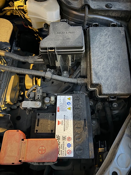 Lexus UX300e 11 of 16