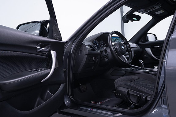 BMW M140i 7 of 21