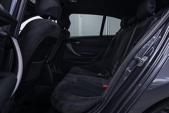 BMW M140i 11 of 21