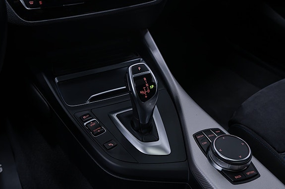 BMW M140i 16 of 21