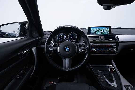 BMW M140i 14 of 21