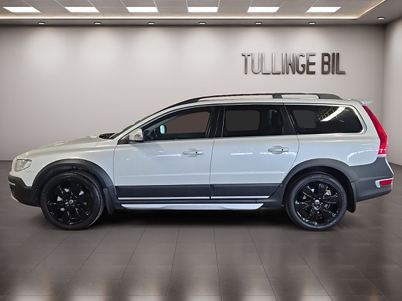 Volvo XC70 2 of 24