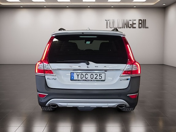 Volvo XC70 4 of 24