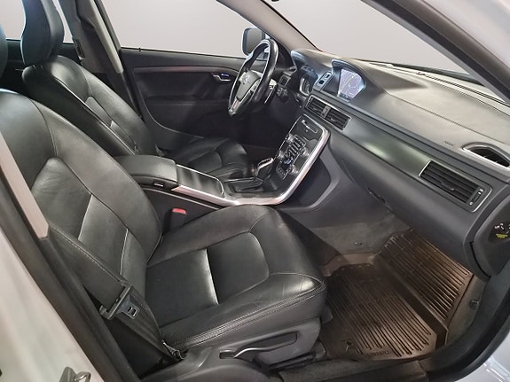 Volvo XC70 12 of 24