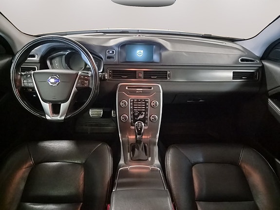 Volvo XC70 13 of 24