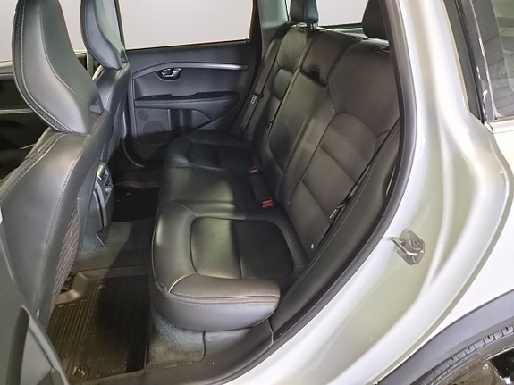 Volvo XC70 14 of 24