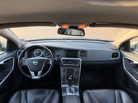 Volvo V60 11 of 15