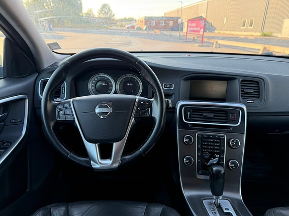Volvo V60 12 of 15