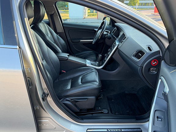 Volvo V60 6 of 15