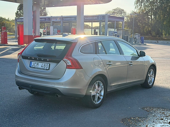 Volvo V60 5 of 15