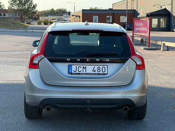 Volvo V60 4 of 15