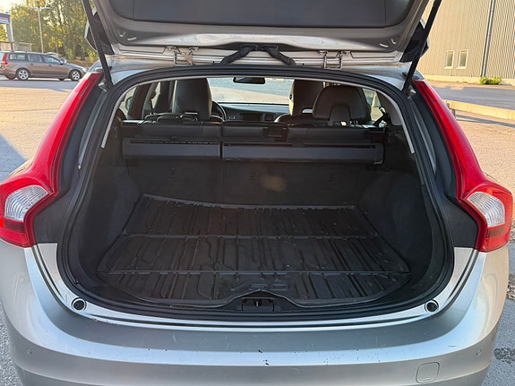 Volvo V60 10 of 15
