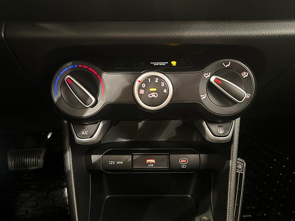 Kia Picanto 13 of 16