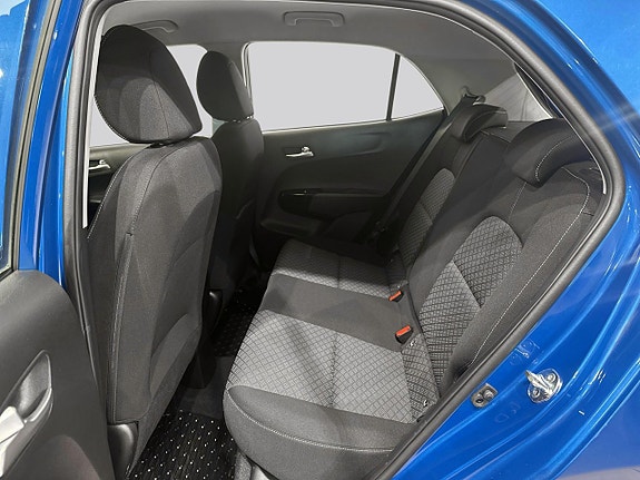 Kia Picanto 9 of 16