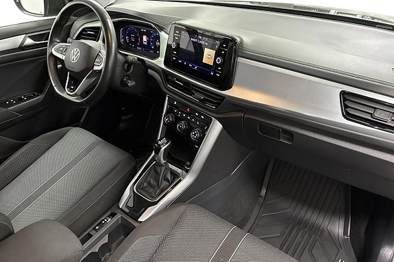 Volkswagen T-Roc 15 of 21