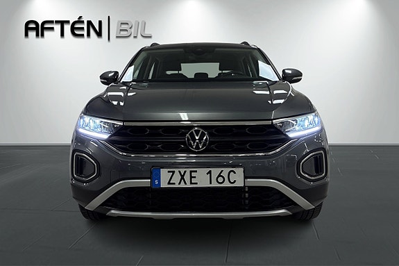 Volkswagen T-Roc 3 of 21