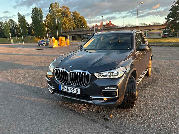 BMW X5 3 of 9