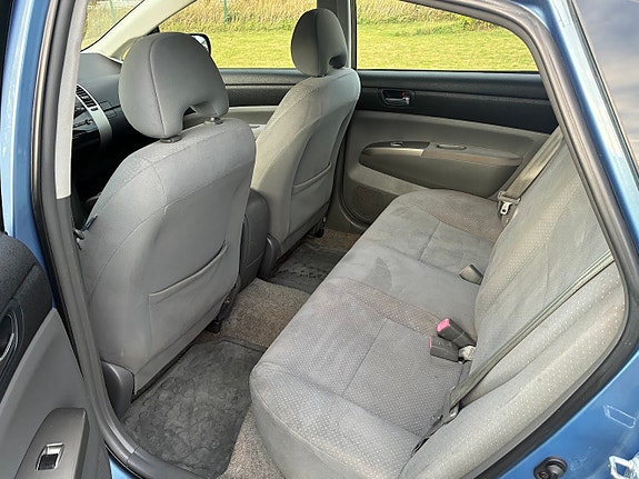 Toyota Prius 12 of 15