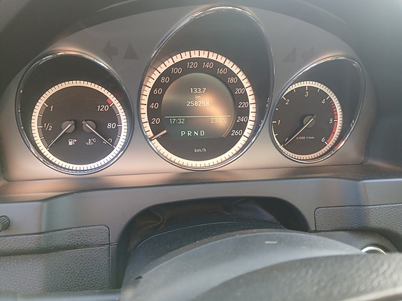 Mercedes-Benz C250 8 of 9