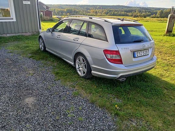 Mercedes-Benz C250 6 of 9