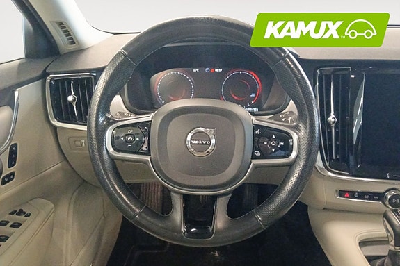 Volvo V90 Cross Country 13 of 21