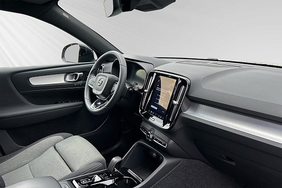 Volvo XC40 11 of 12