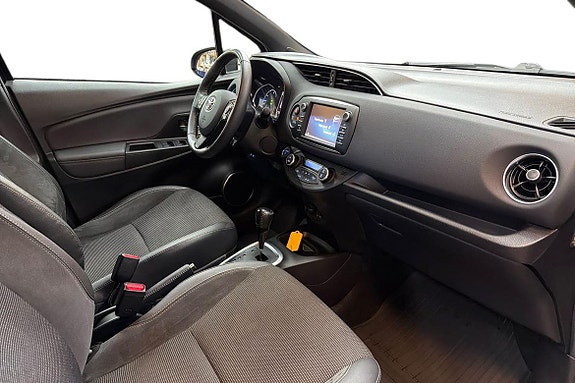 Toyota Yaris 7 of 21