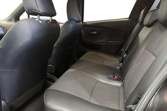 Toyota Yaris 13 of 21