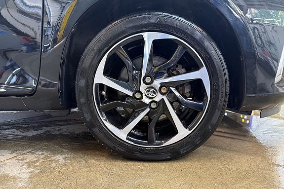 Toyota Yaris 17 of 21