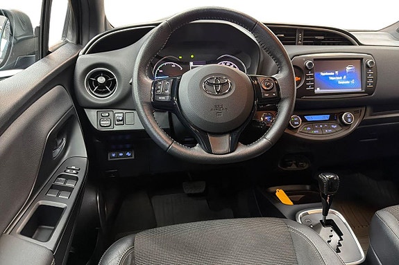 Toyota Yaris 11 of 21