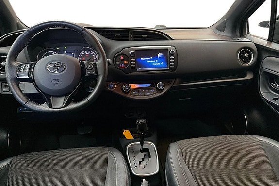 Toyota Yaris 10 of 21