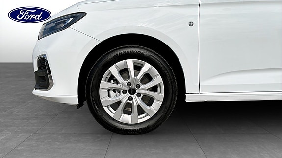 Ford Transit Connect 9 of 12
