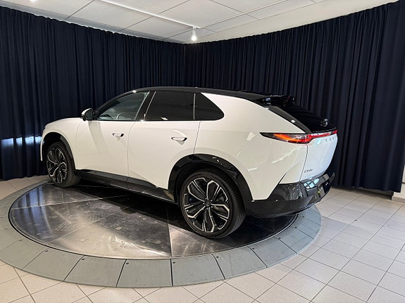 Mazda CX-6e 4 of 15