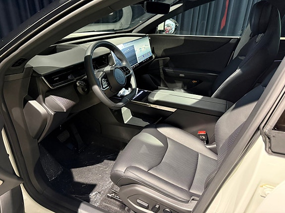 Mazda CX-6e 11 of 15