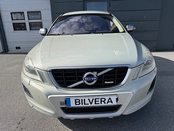 Volvo XC60 2 of 11