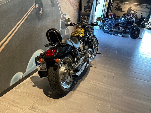 Harley-Davidson VRSCB V-Rod 3 of 6