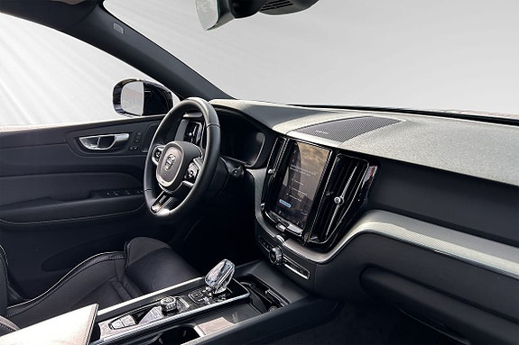 Volvo XC60 11 of 14