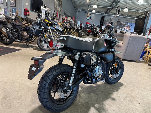 Honda MSZ125 Monkey 3 of 12