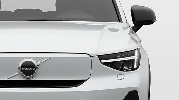 Volvo EX40 18 of 25
