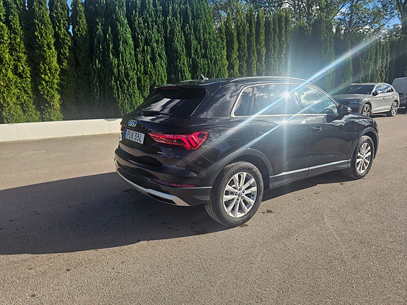 Audi Q3 3 of 11