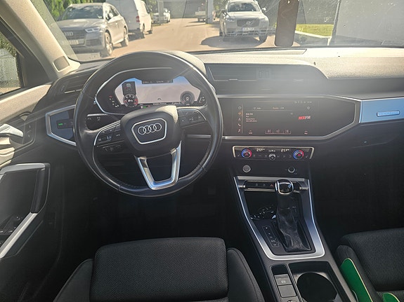 Audi Q3 6 of 11