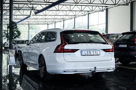 Volvo V90 8 of 28