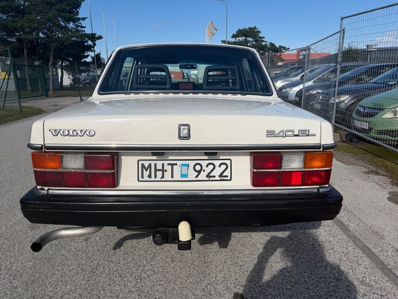 Volvo 244 9 of 30