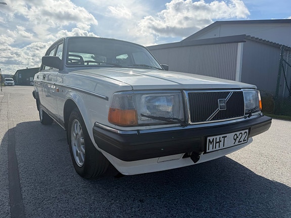 Volvo 244 18 of 30