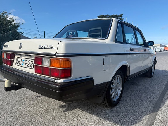 Volvo 244 7 of 30