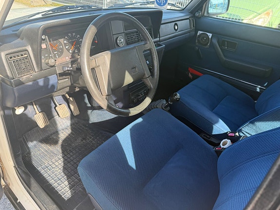 Volvo 244 20 of 30