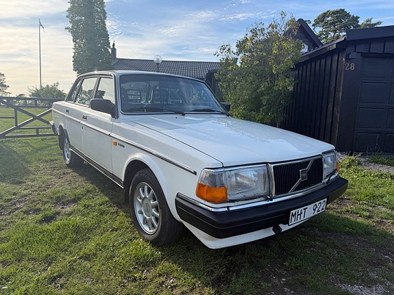 Volvo 244 22 of 30