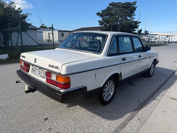 Volvo 244 8 of 30